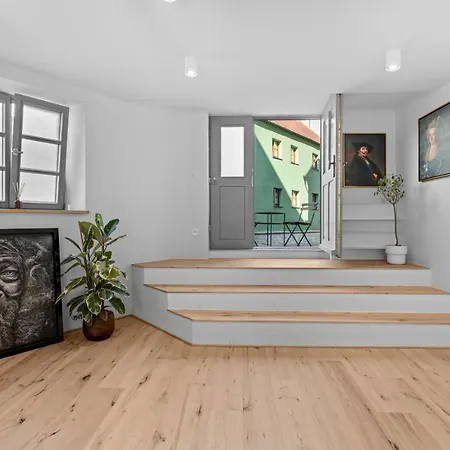 Innenstadt- Parken- Naehe Rathaus Appartement *